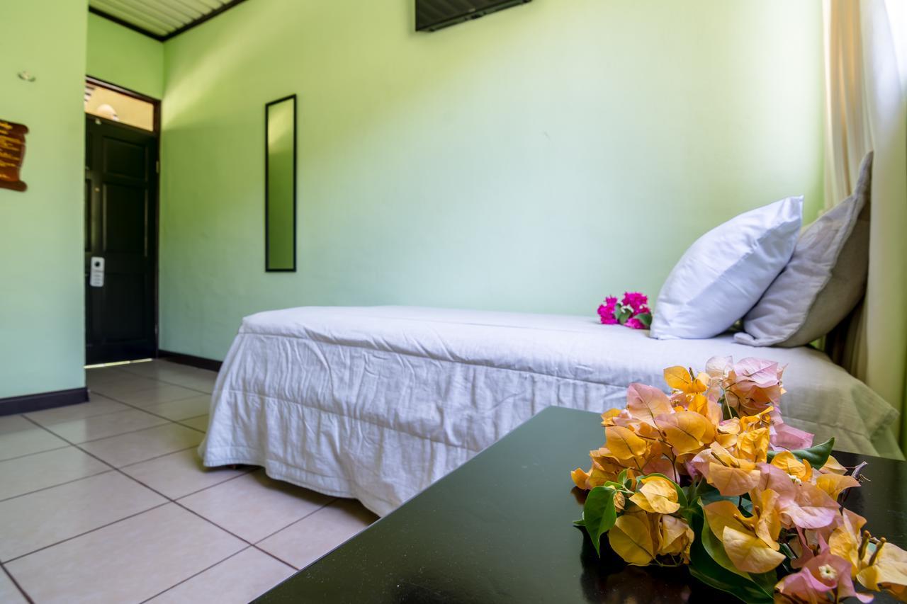 Kayak Lodge Damas Luaran gambar